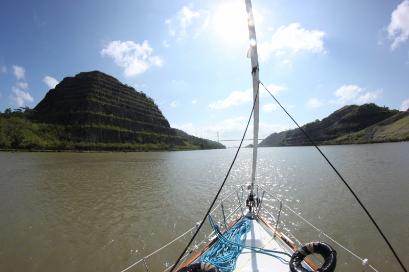 s/v Wilhelm approaching cut